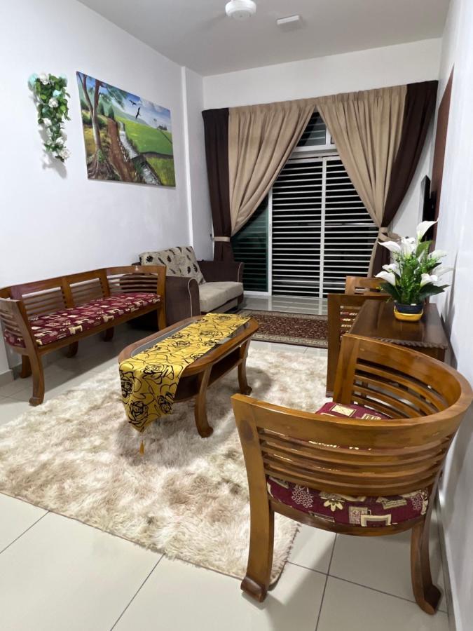 Ilsham Guest House @ Seroja Hills Bbst Sepang Luaran gambar