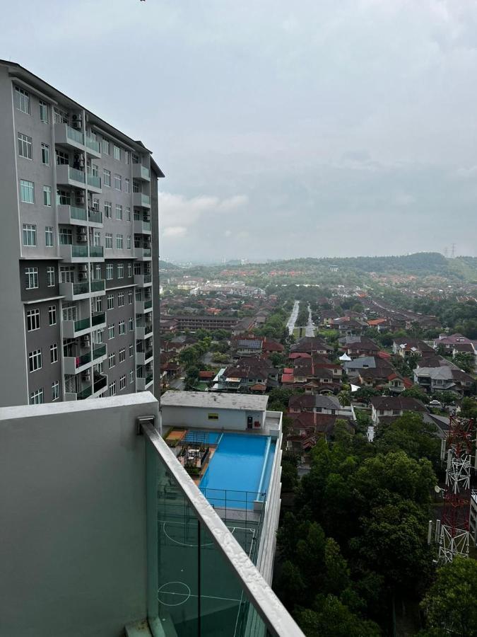 Ilsham Guest House @ Seroja Hills Bbst Sepang Luaran gambar