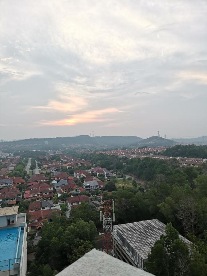 Ilsham Guest House @ Seroja Hills Bbst Sepang Luaran gambar